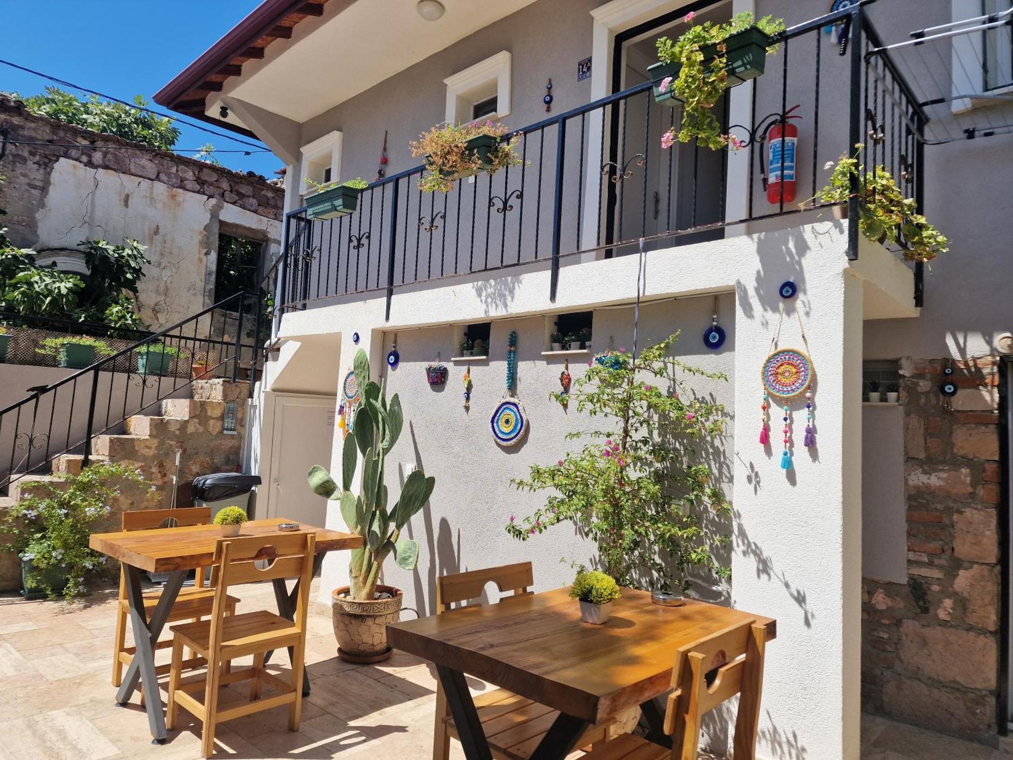 Otelia Pansiyon Ayvalı Exterior foto