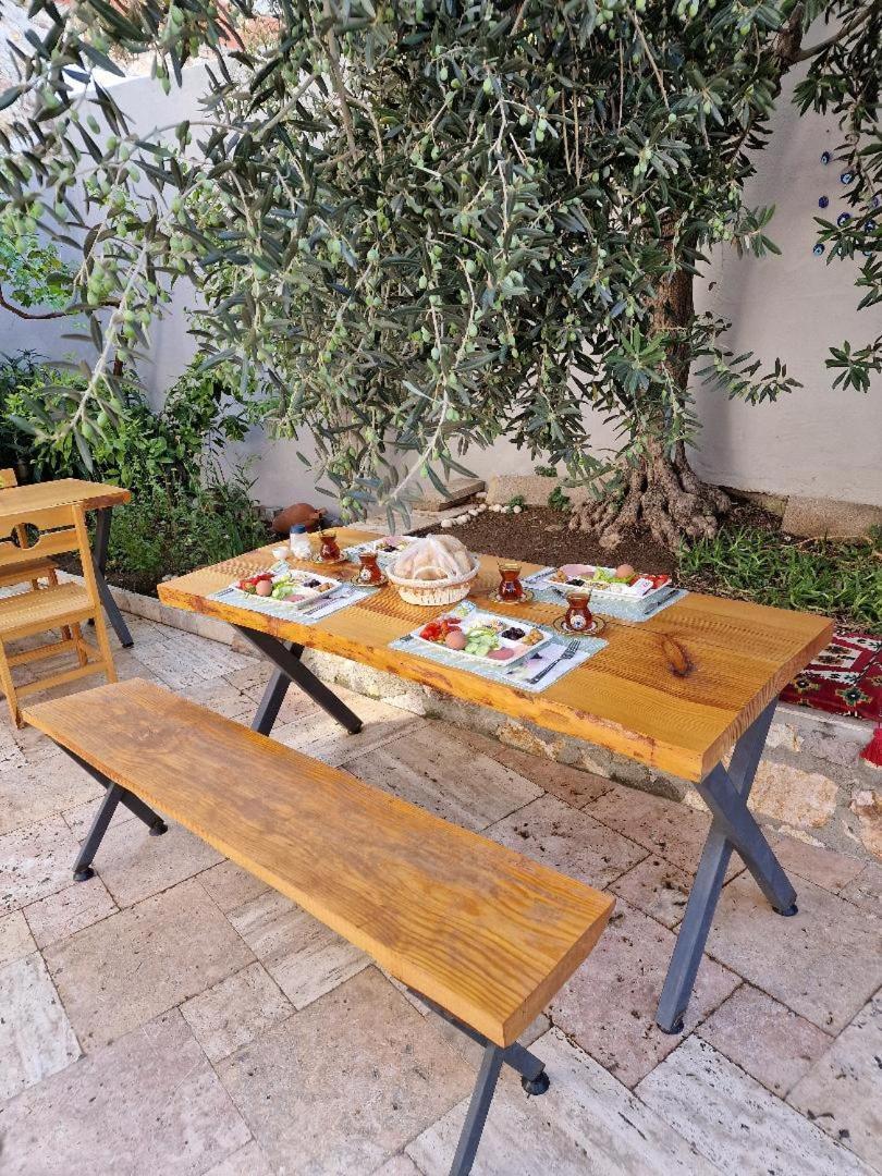 Otelia Pansiyon Ayvalı Exterior foto